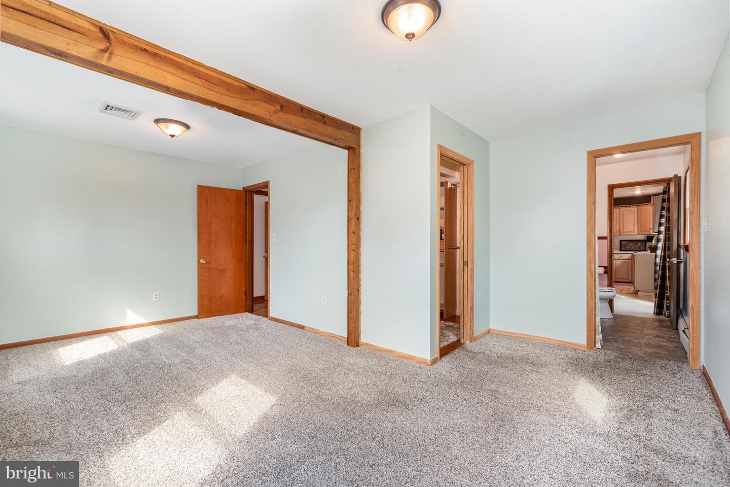 311 Mount Allen photo 13