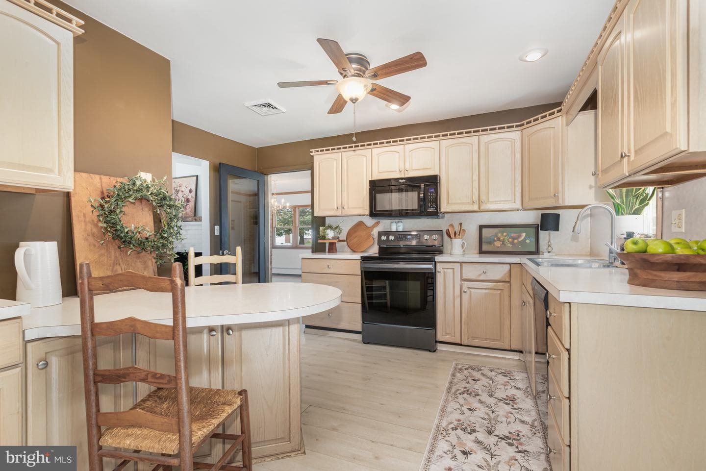 311 Mount Allen photo 8