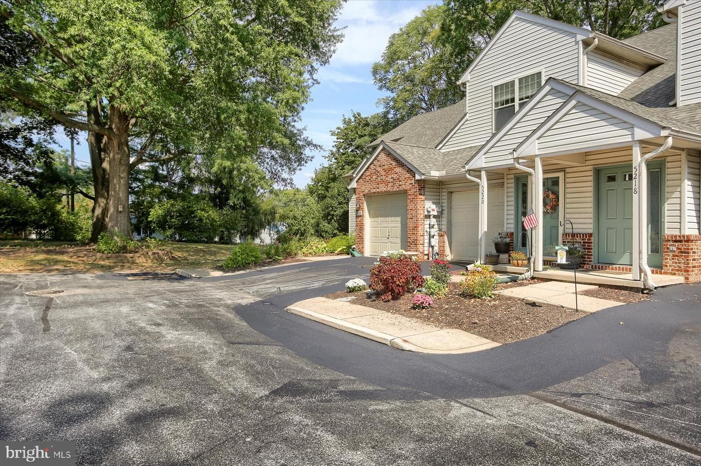 5218 Cobblestone Drive photo 3