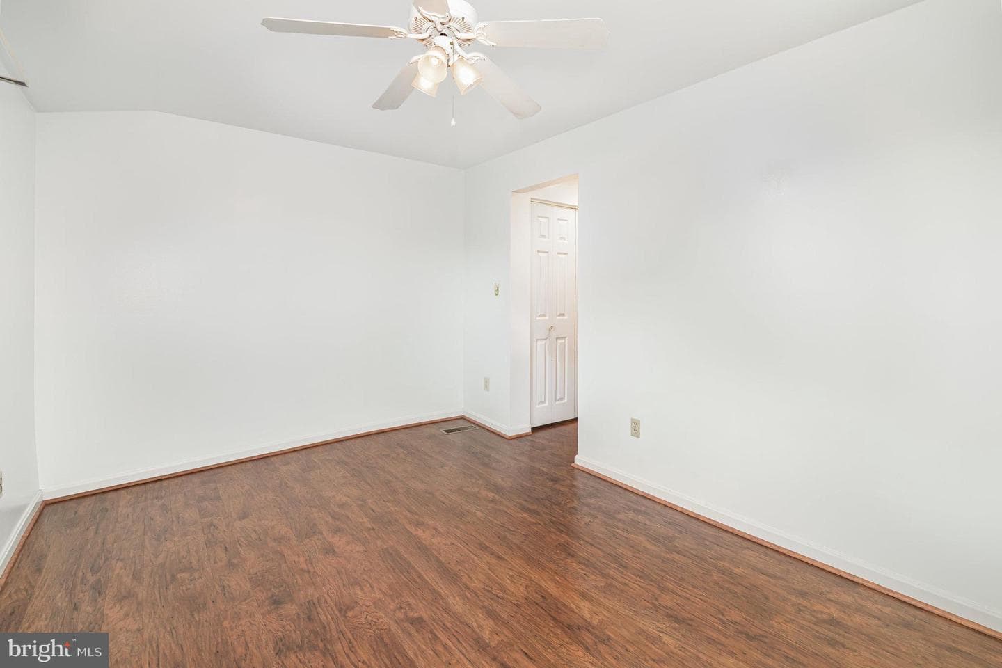 239 N Enola Road photo 16