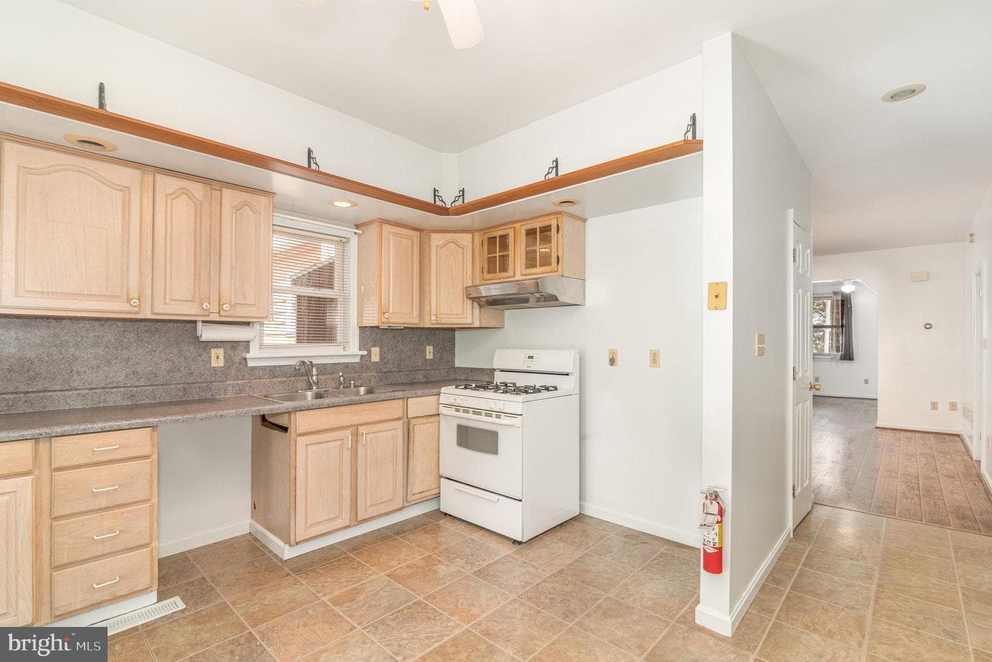 239 N Enola Road photo 9