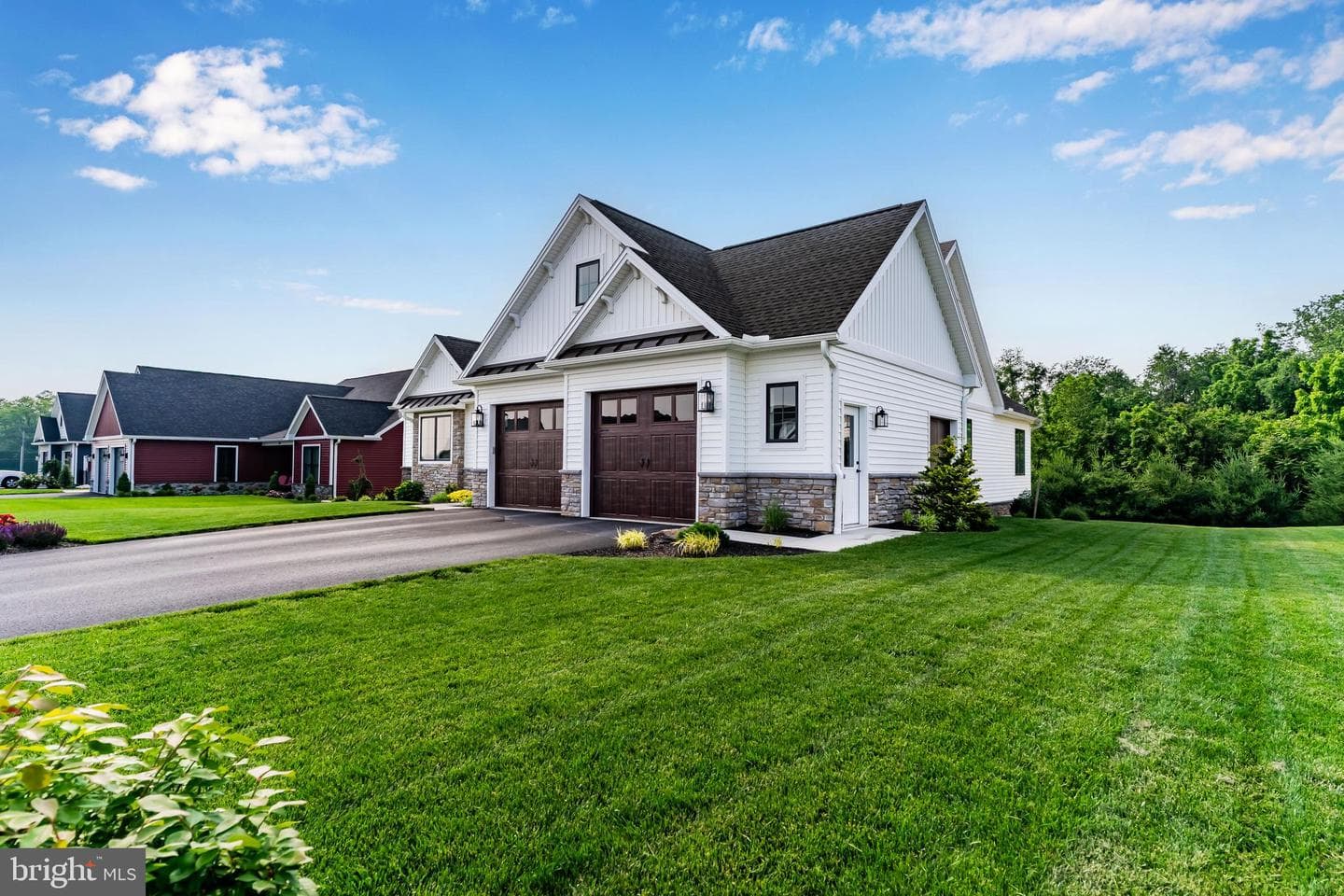 1011 Stonehill Lane photo 5