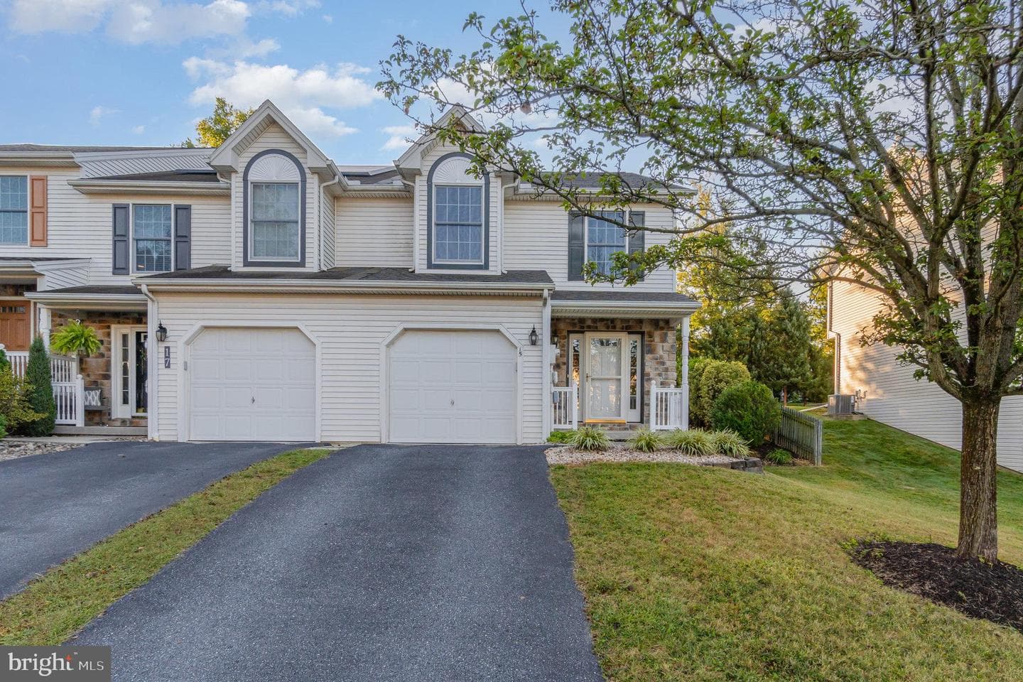 15 Keefer Way photo 2