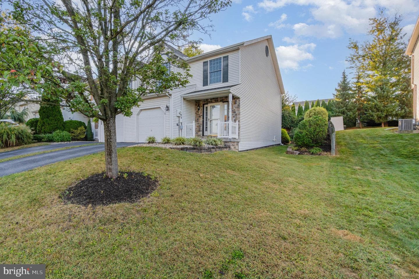 15 Keefer Way photo 3