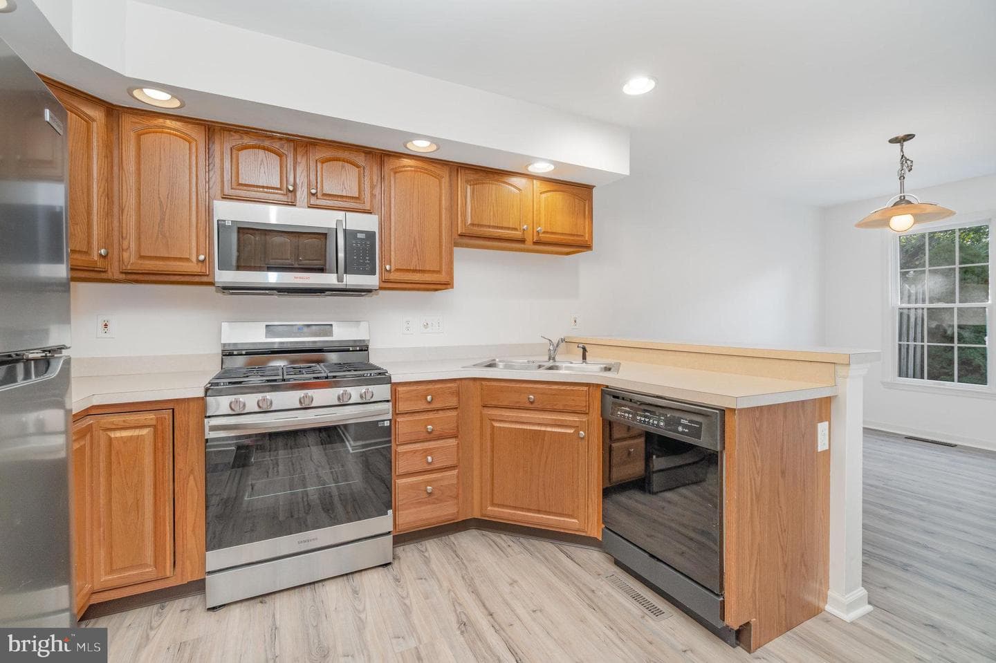 15 Keefer Way photo 8