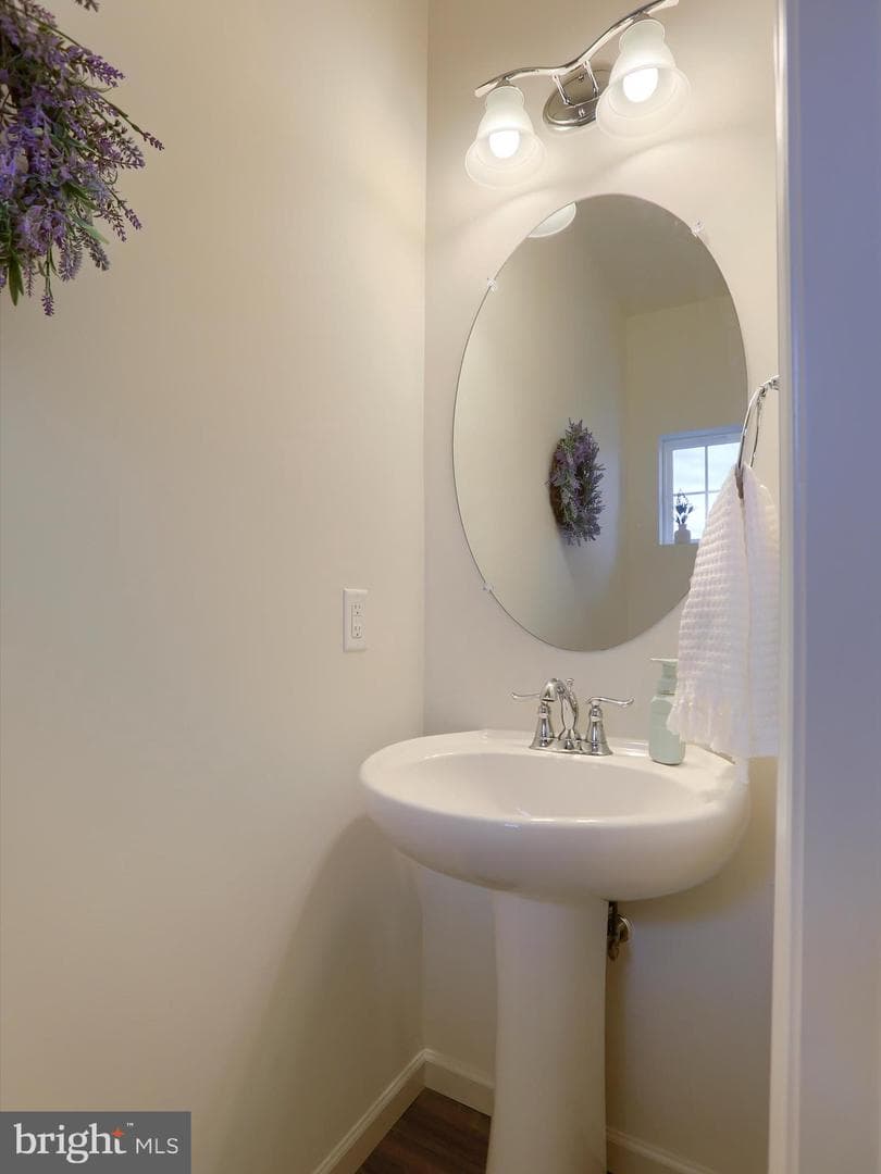1730 Fairbank Lane photo 11