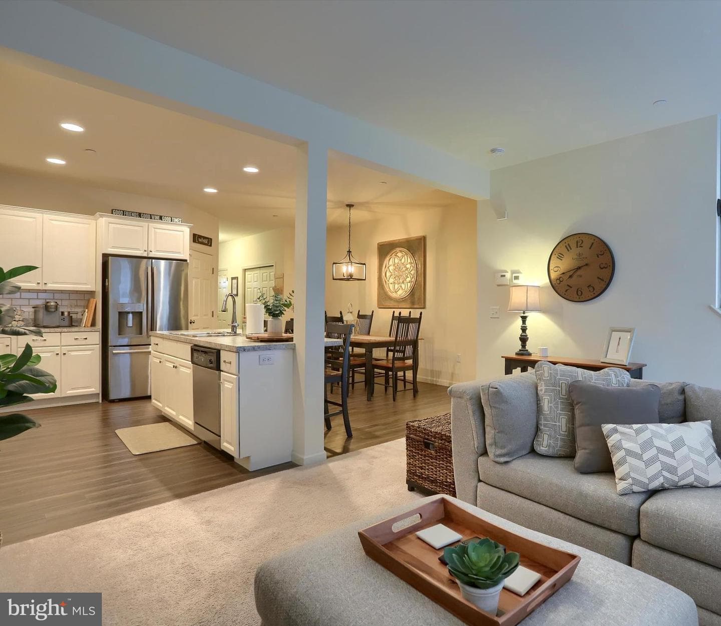1730 Fairbank Lane photo 8