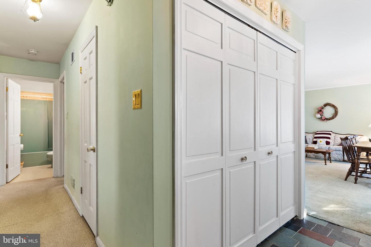 203 Cumberland Drive photo 3