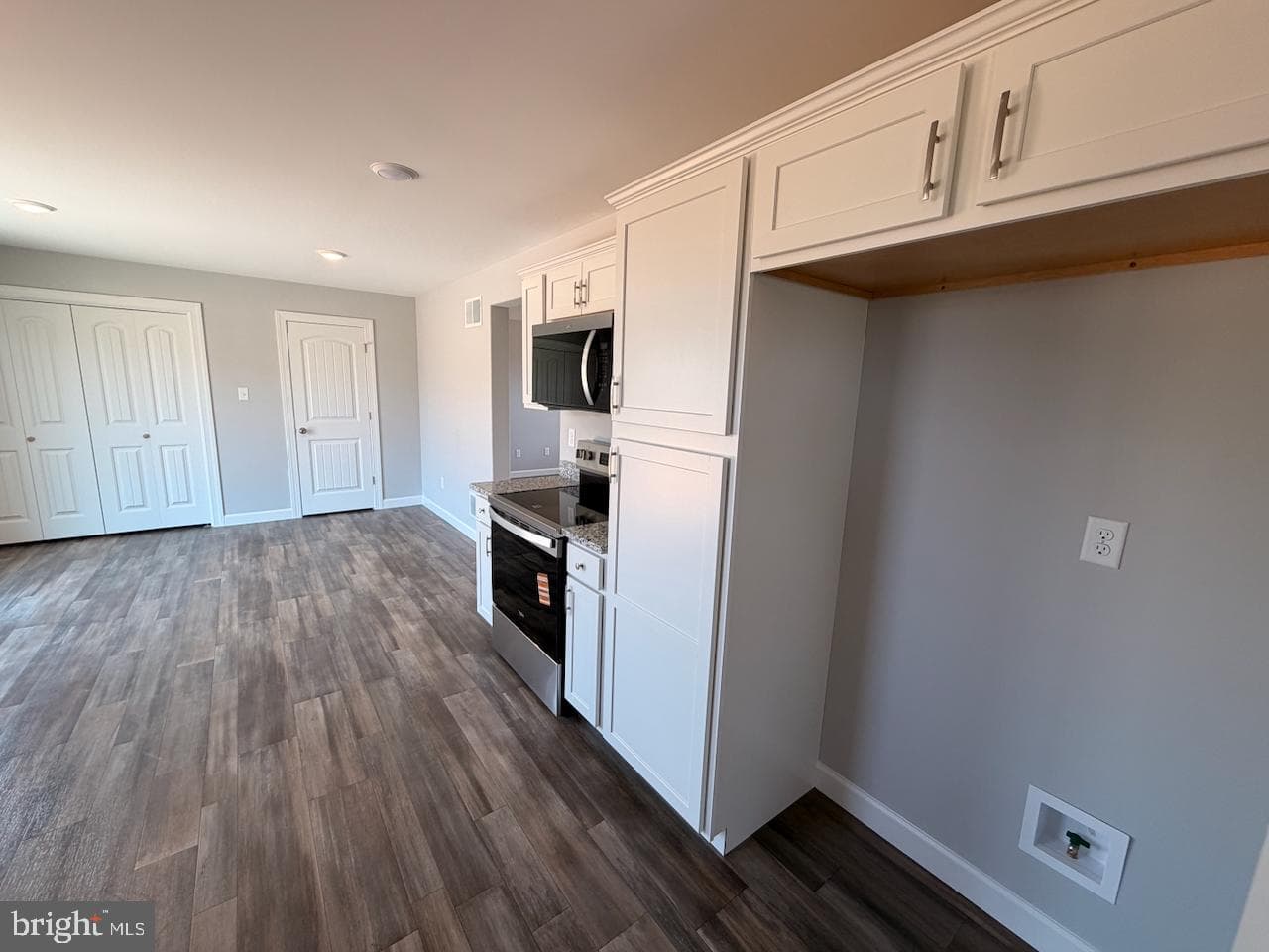 303 Rine Dr photo 6