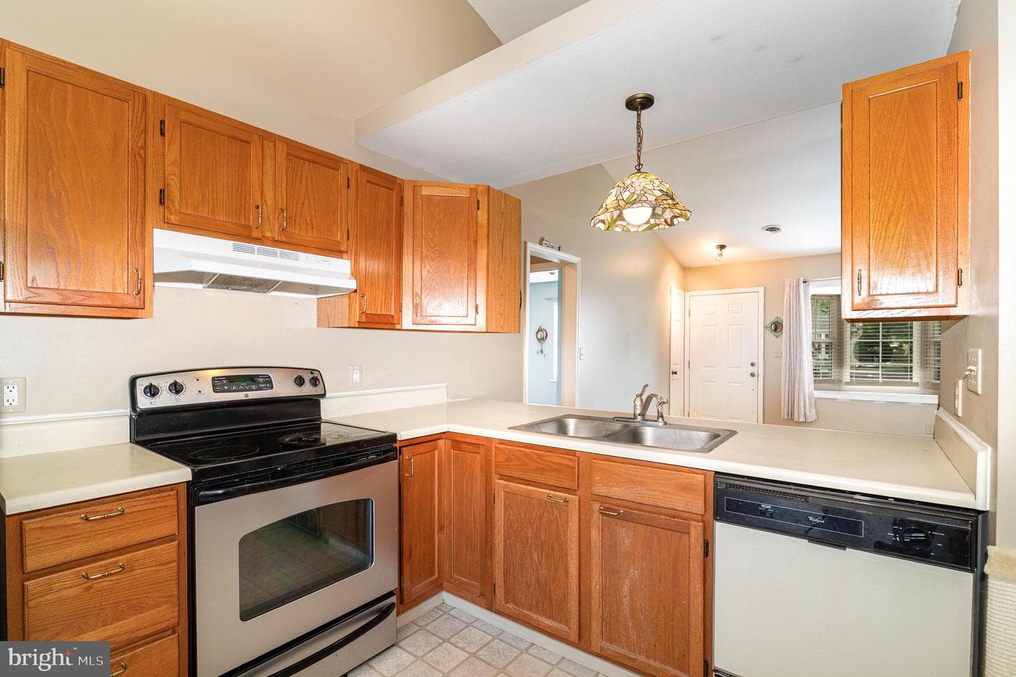 24 Southpoint Drive photo 6