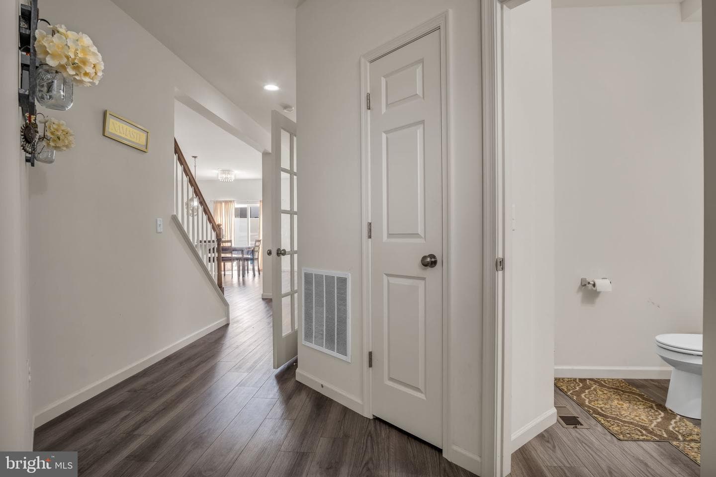 1842 Shady Lane photo 4