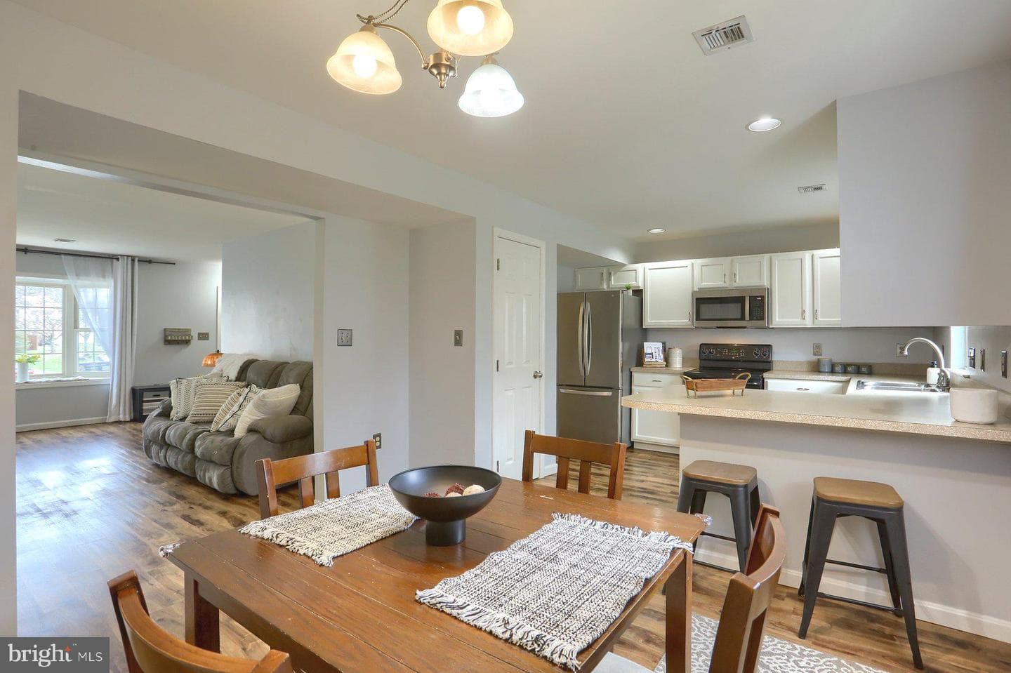 132 Melbourne Lane photo 8