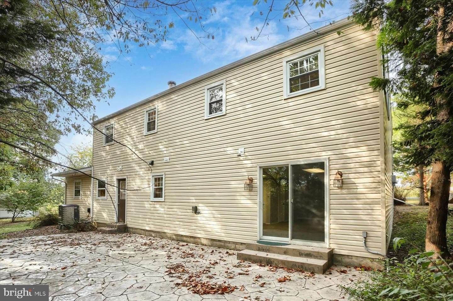 419 Mountain Street photo 40