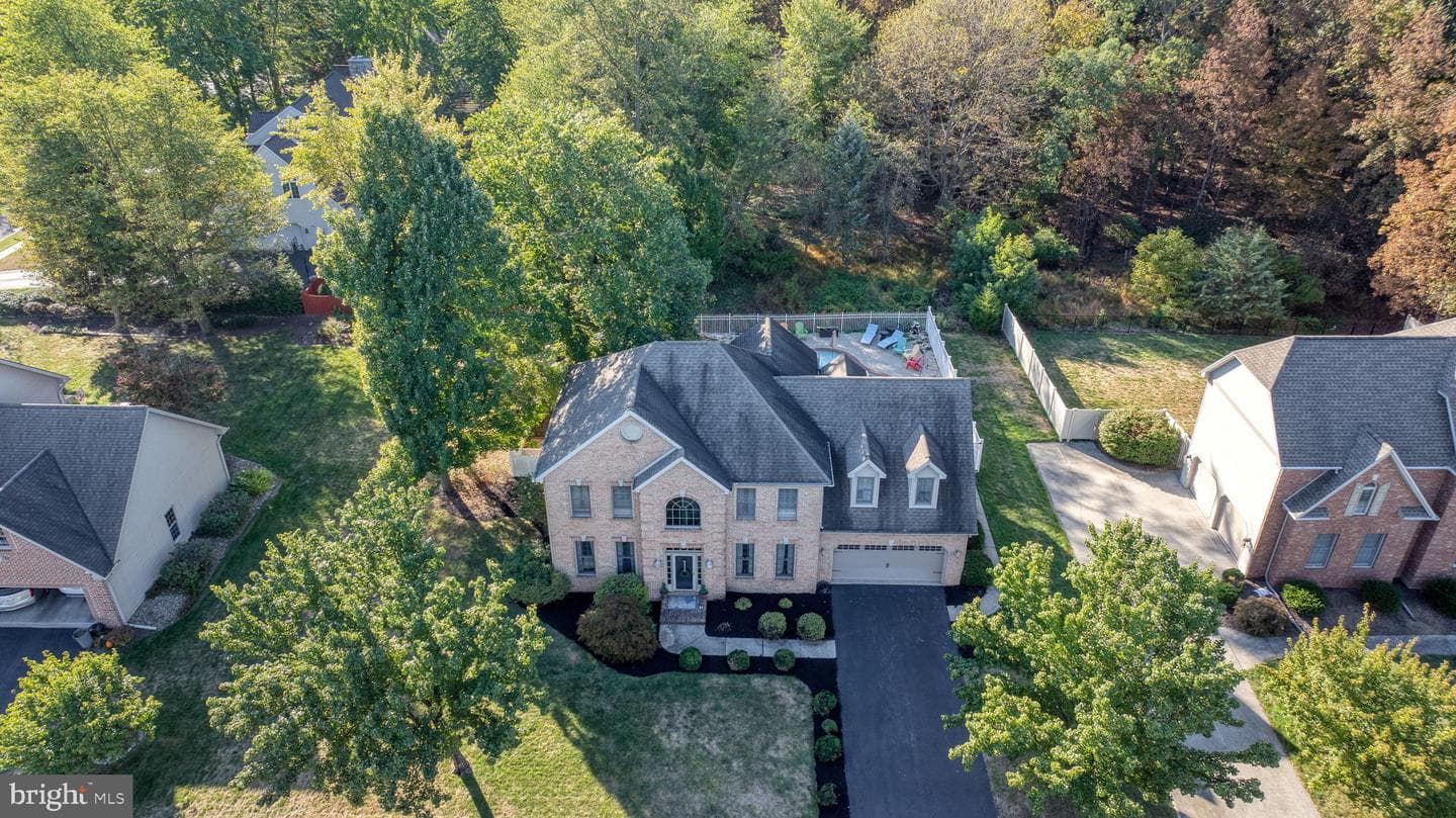 1303 King Arthur Drive photo 2