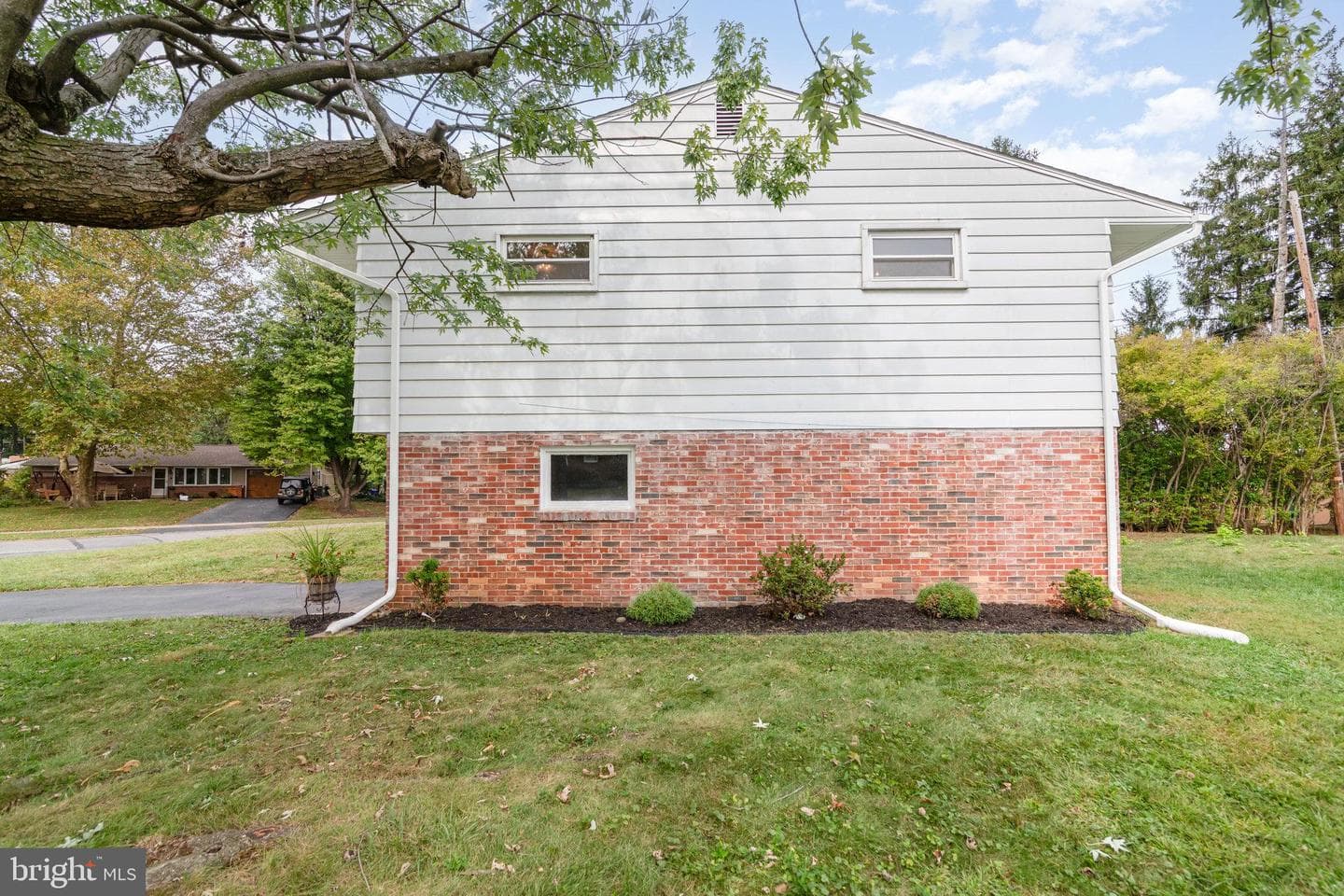 5223 Windsor Boulevard photo 21