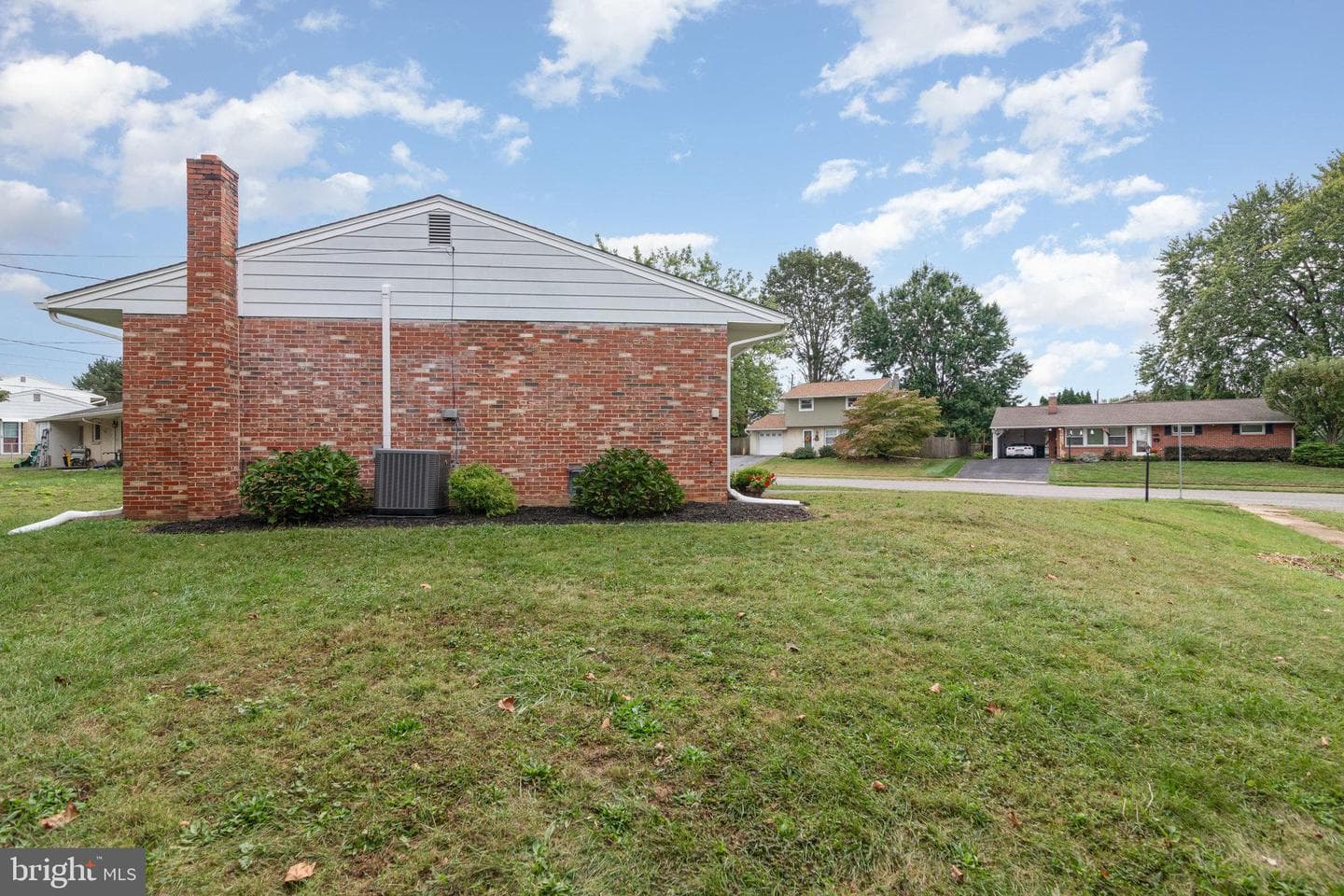 5223 Windsor Boulevard photo 24