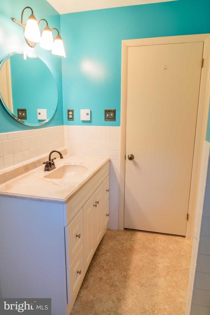 708 Charles Street photo 23