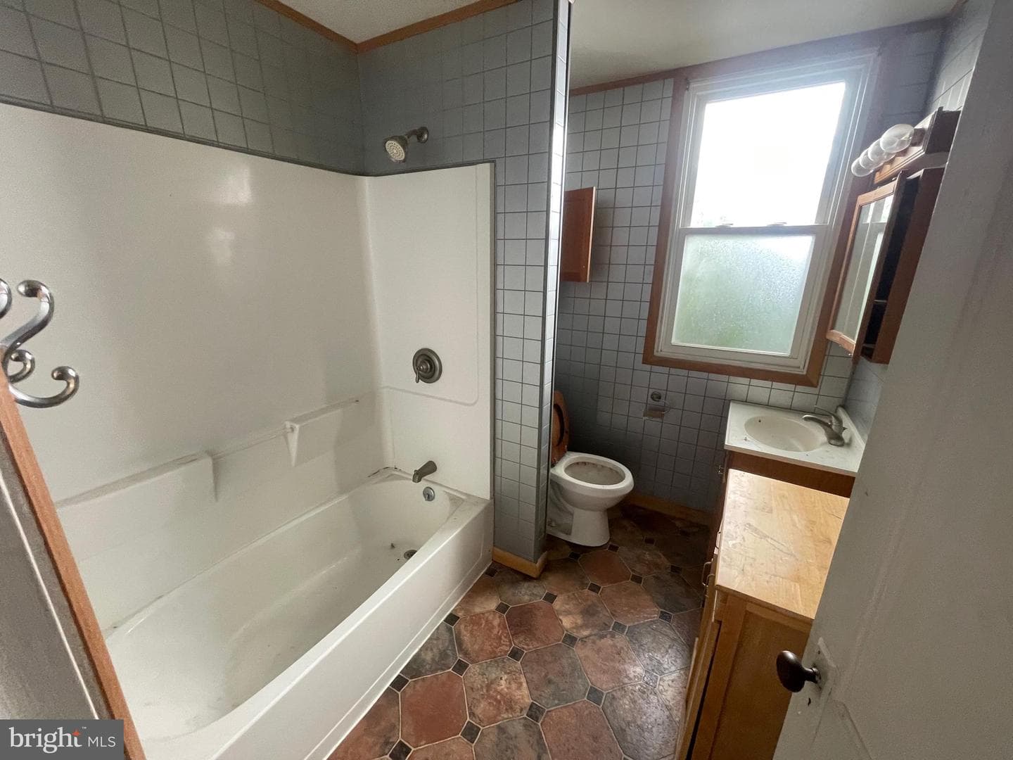 329 Franklin Street photo 7