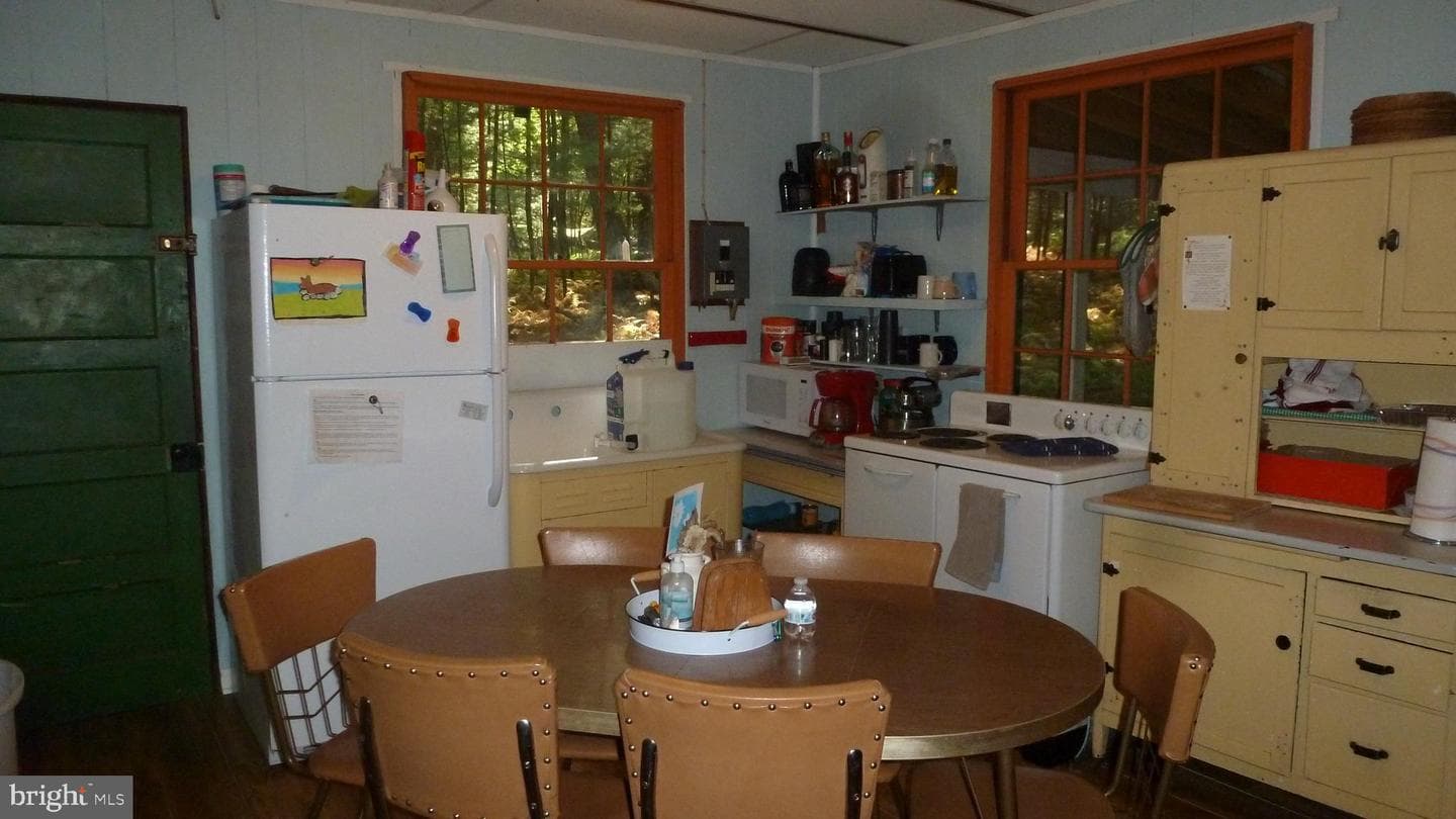 60 Murphy Road photo 15