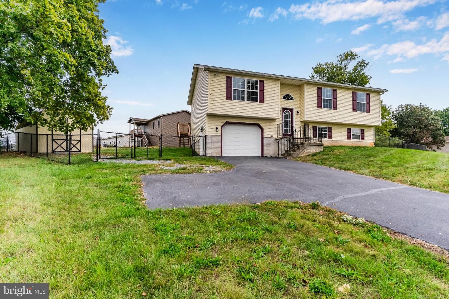 99 Middle Spring Road photo 2