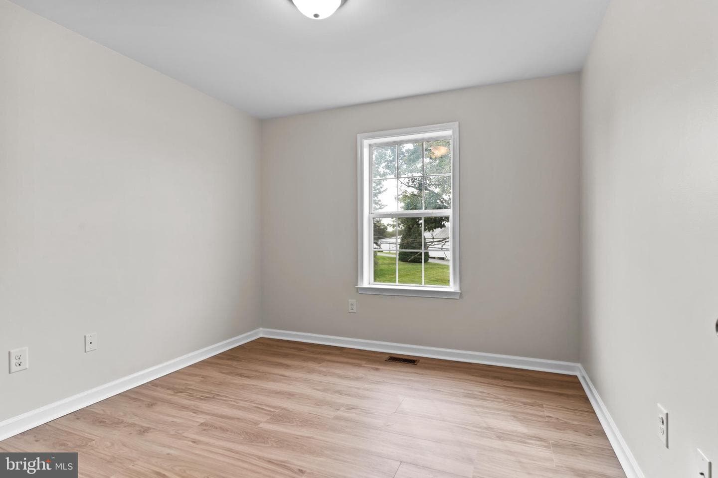 99 Middle Spring Road photo 22