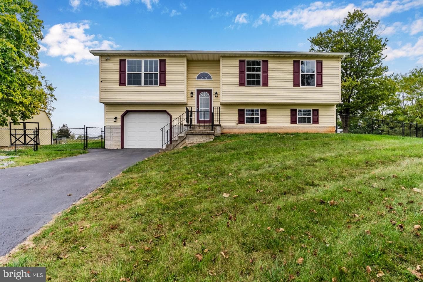 99 Middle Spring Road photo 3