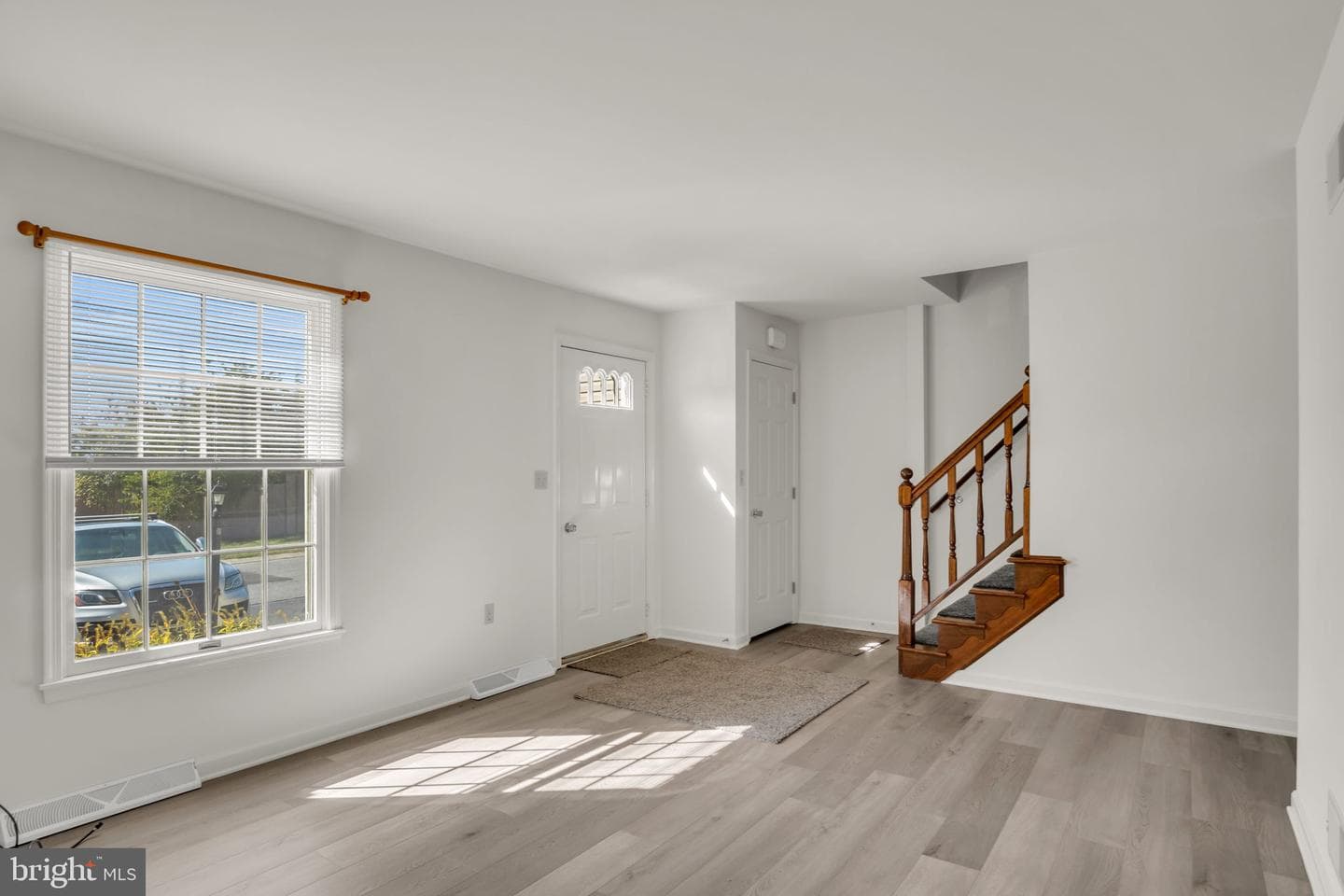 653 Park Ridge Drive photo 3