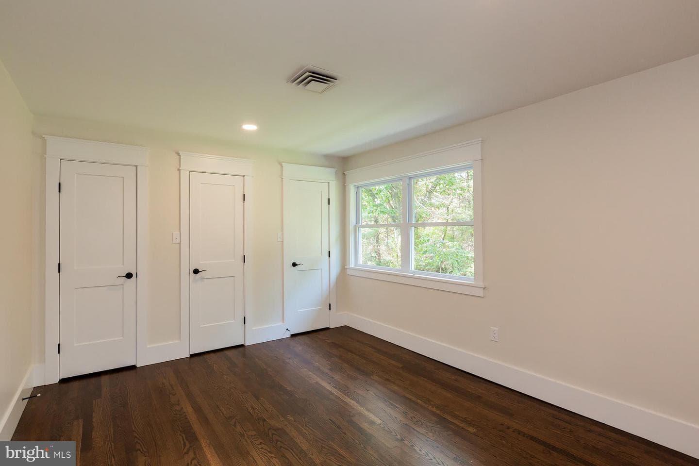 908 W Walnut Street photo 39