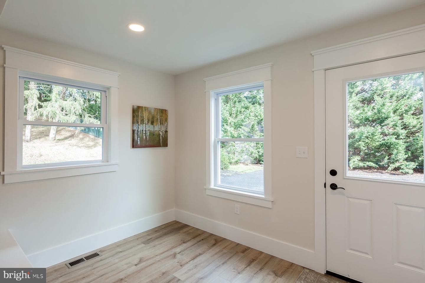 908 W Walnut Street photo 58