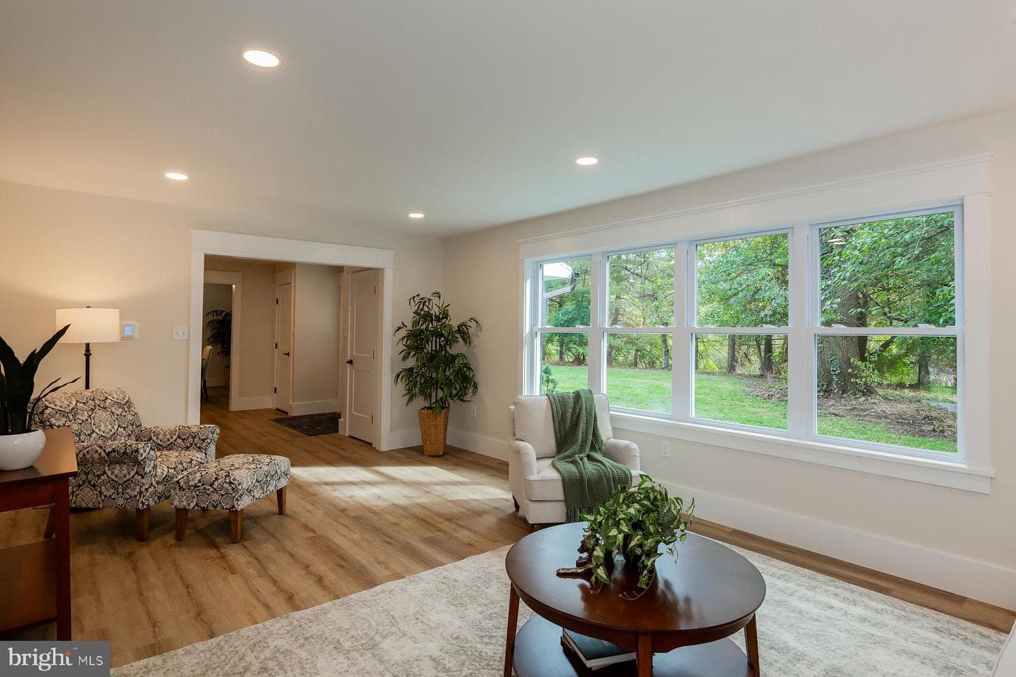 908 W Walnut Street photo 96