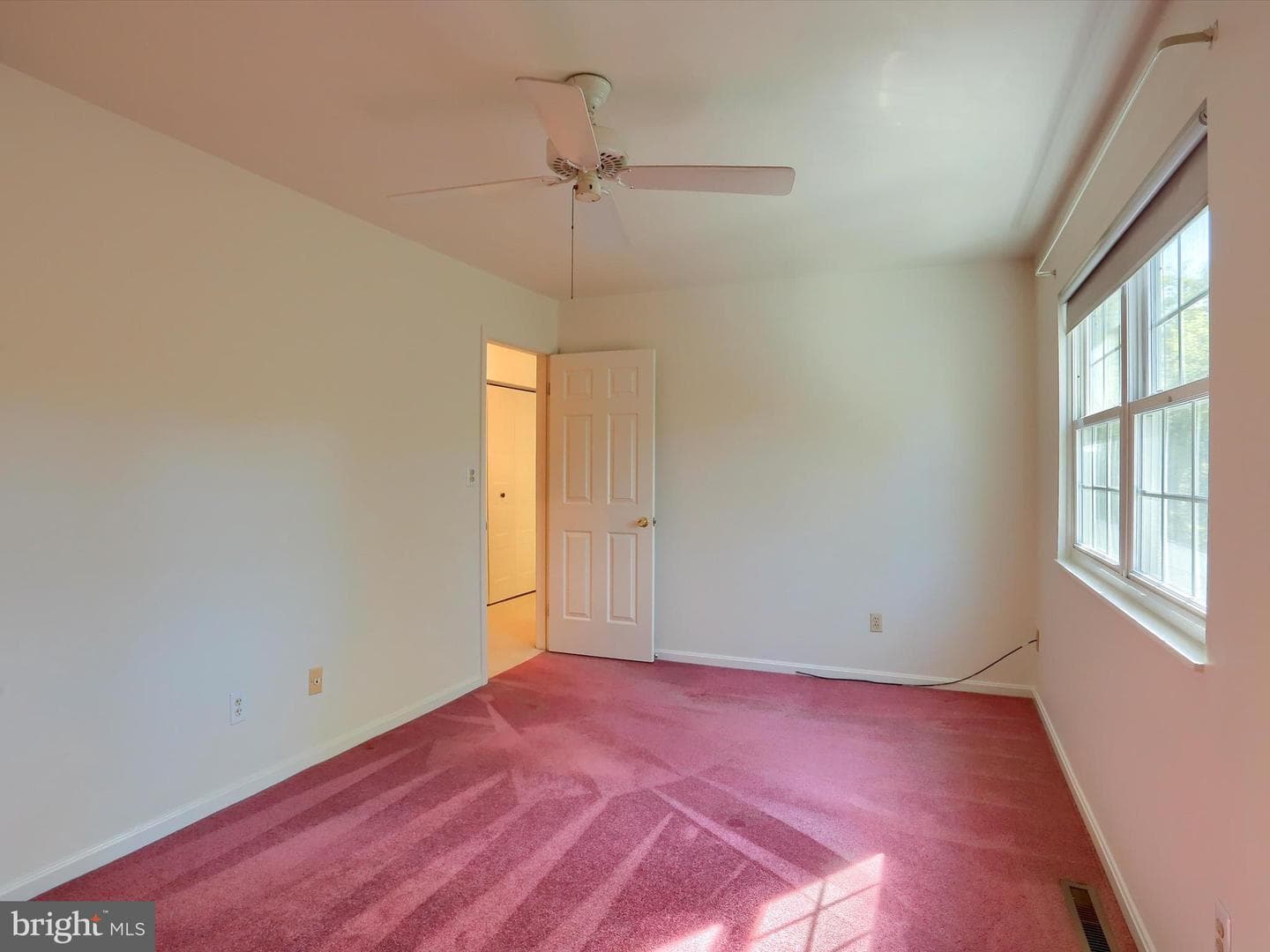 1068 W Foxcroft Drive photo 12