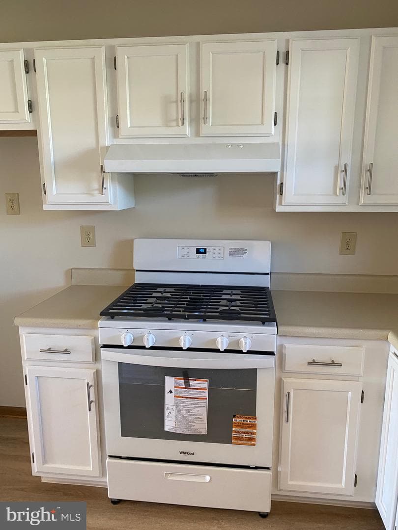 1052 Rebecca Street photo 5