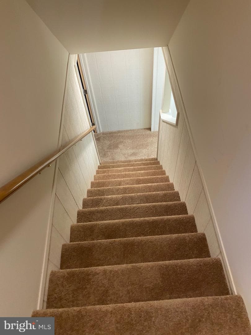 1052 Rebecca Street photo 9