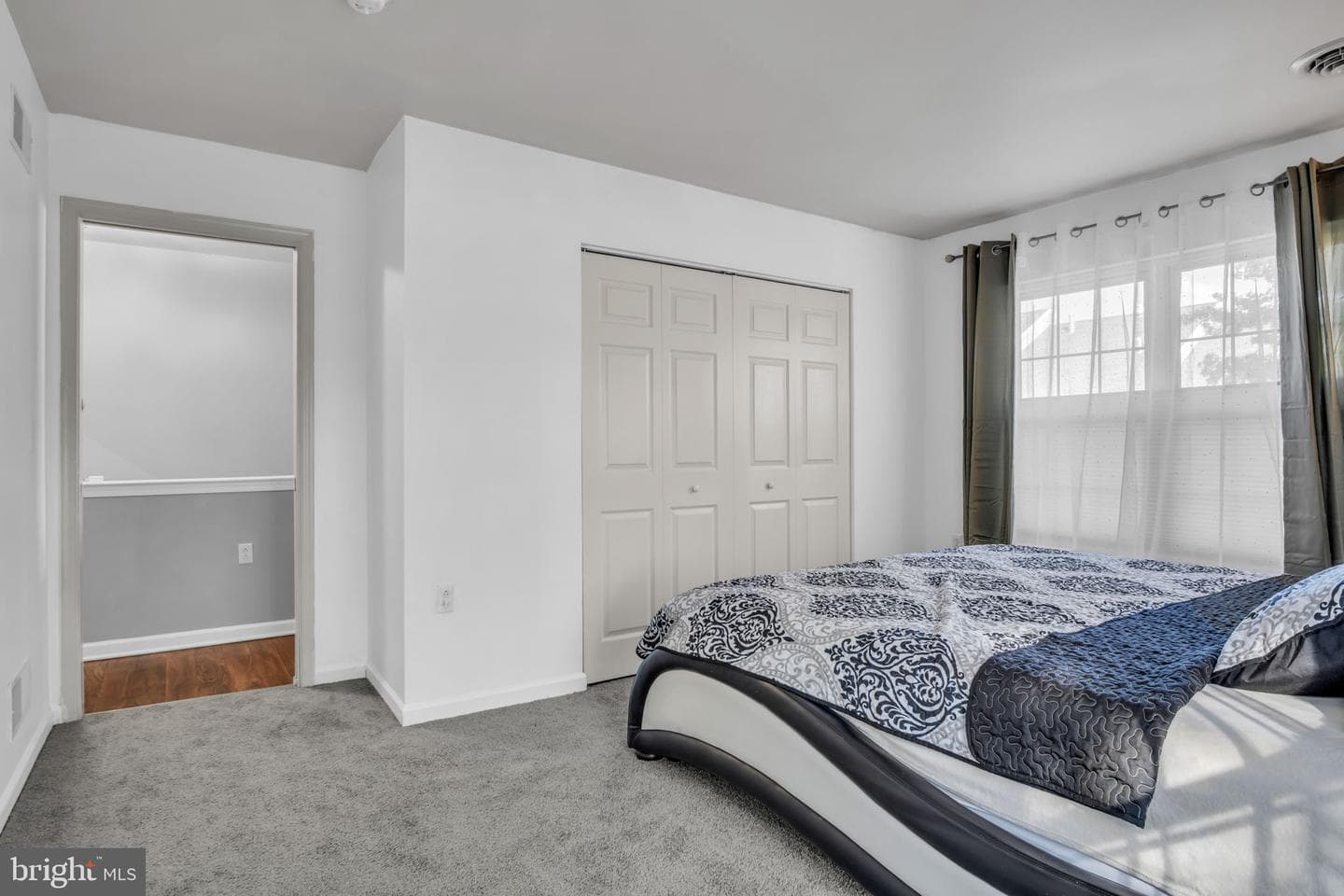 84 Courtyard Drive photo 18
