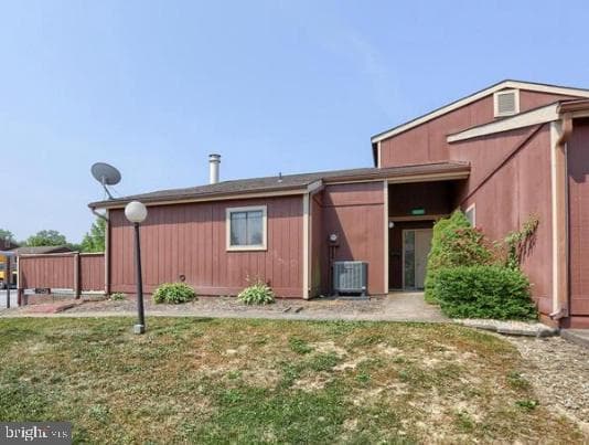 221 Lee Court, Enola