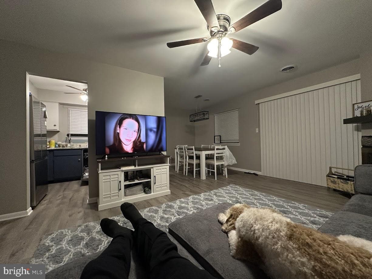 221 Lee Court photo 4