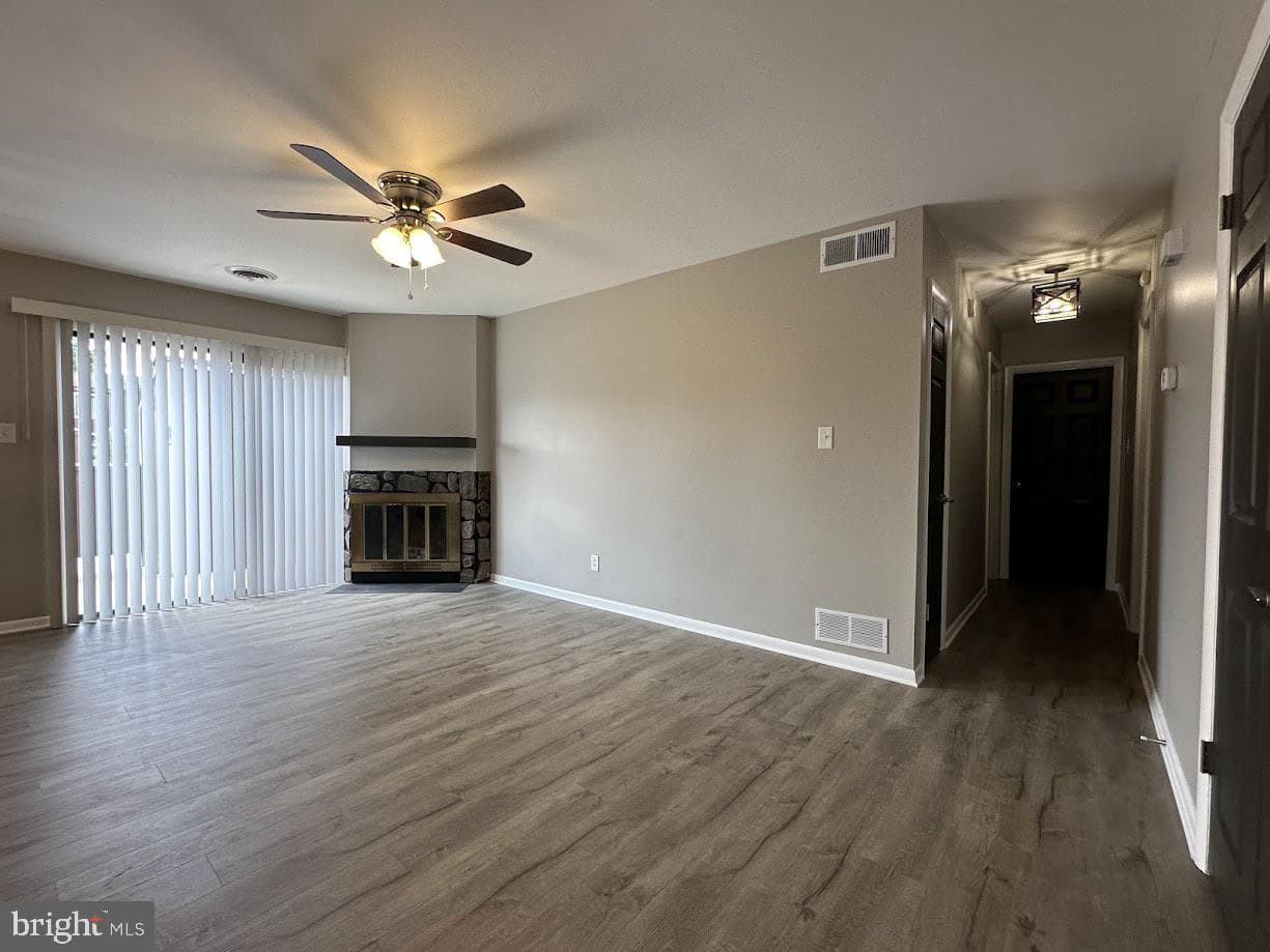 221 Lee Court photo 5