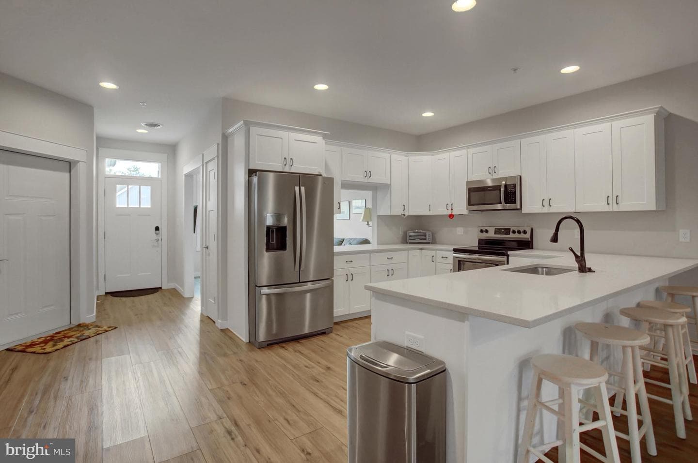 108 Cardinal Drive photo 4