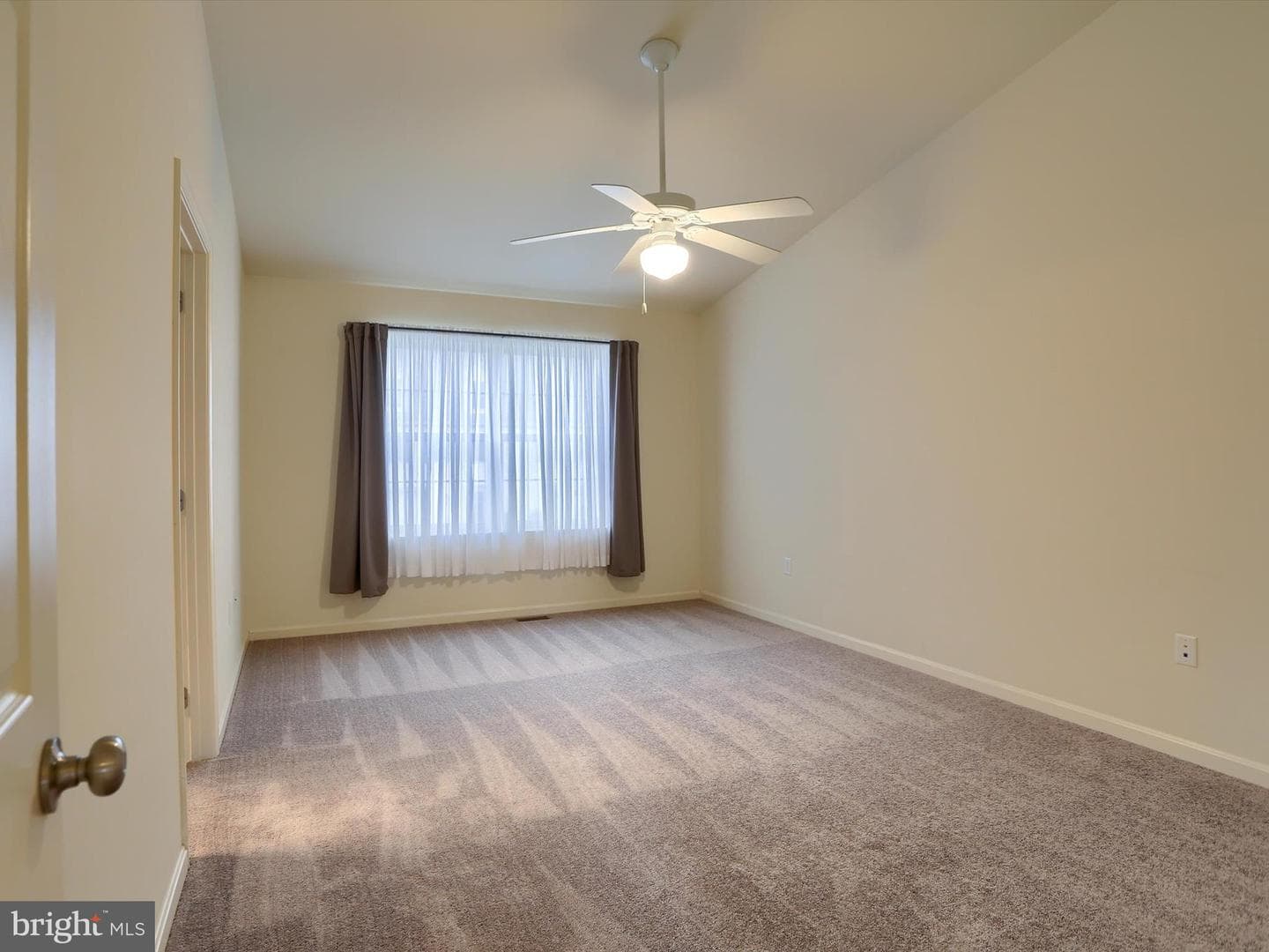 8 Brook Side Drive photo 23
