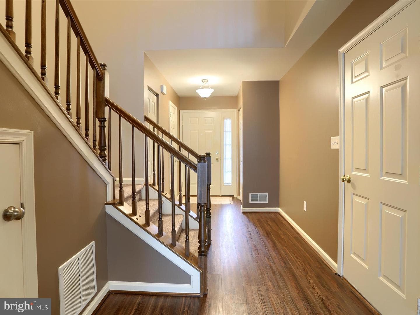 8 Brook Side Drive photo 6