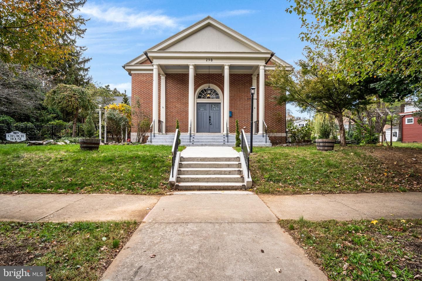 250 Mooreland Avenue photo 2