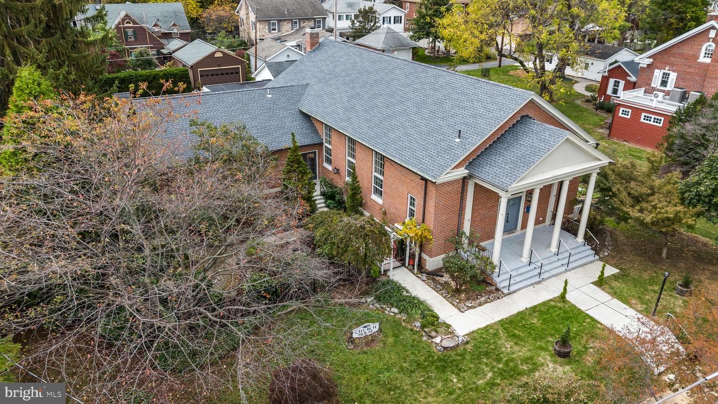 250 Mooreland Avenue photo 4