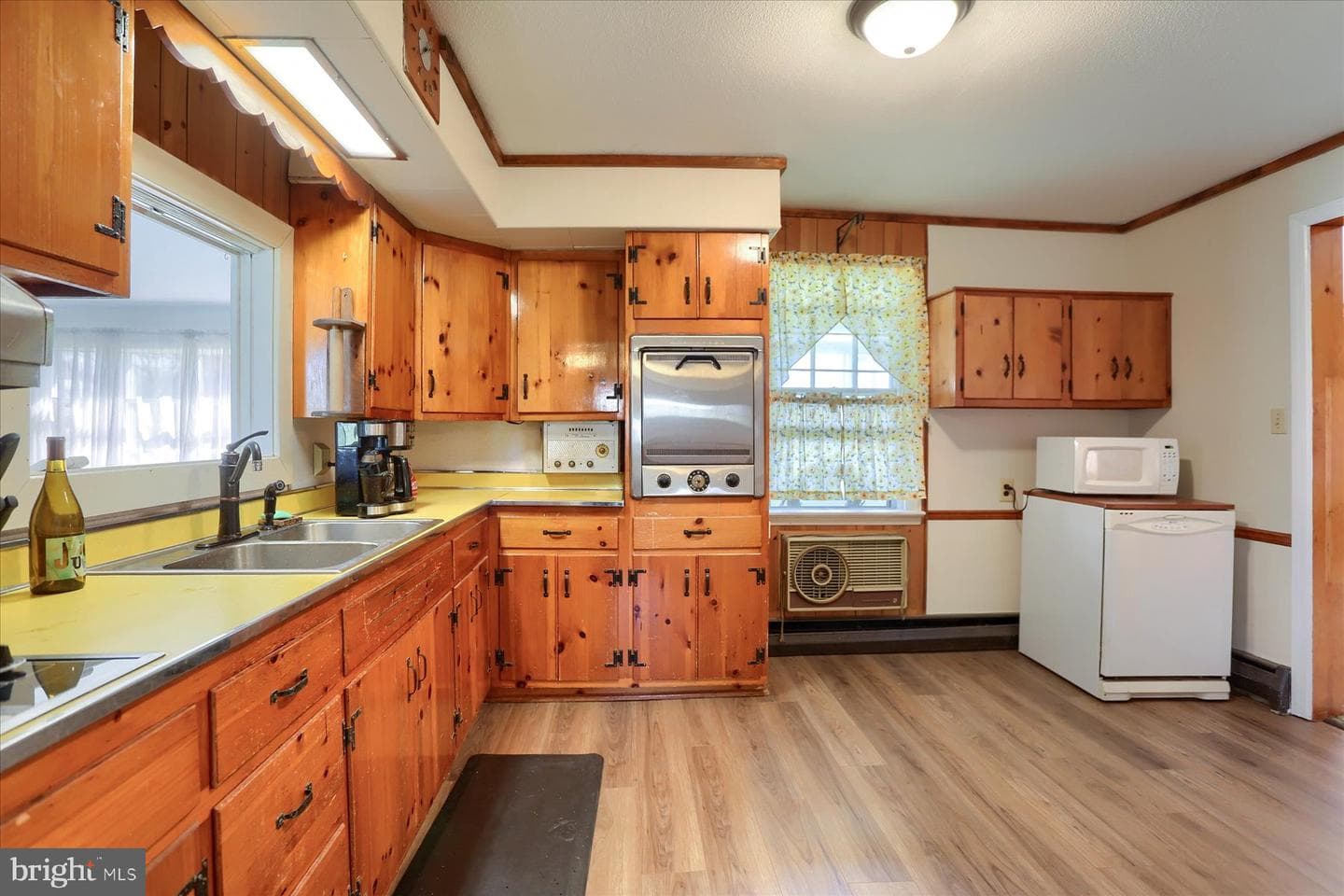 950 W Trindle Road photo 10