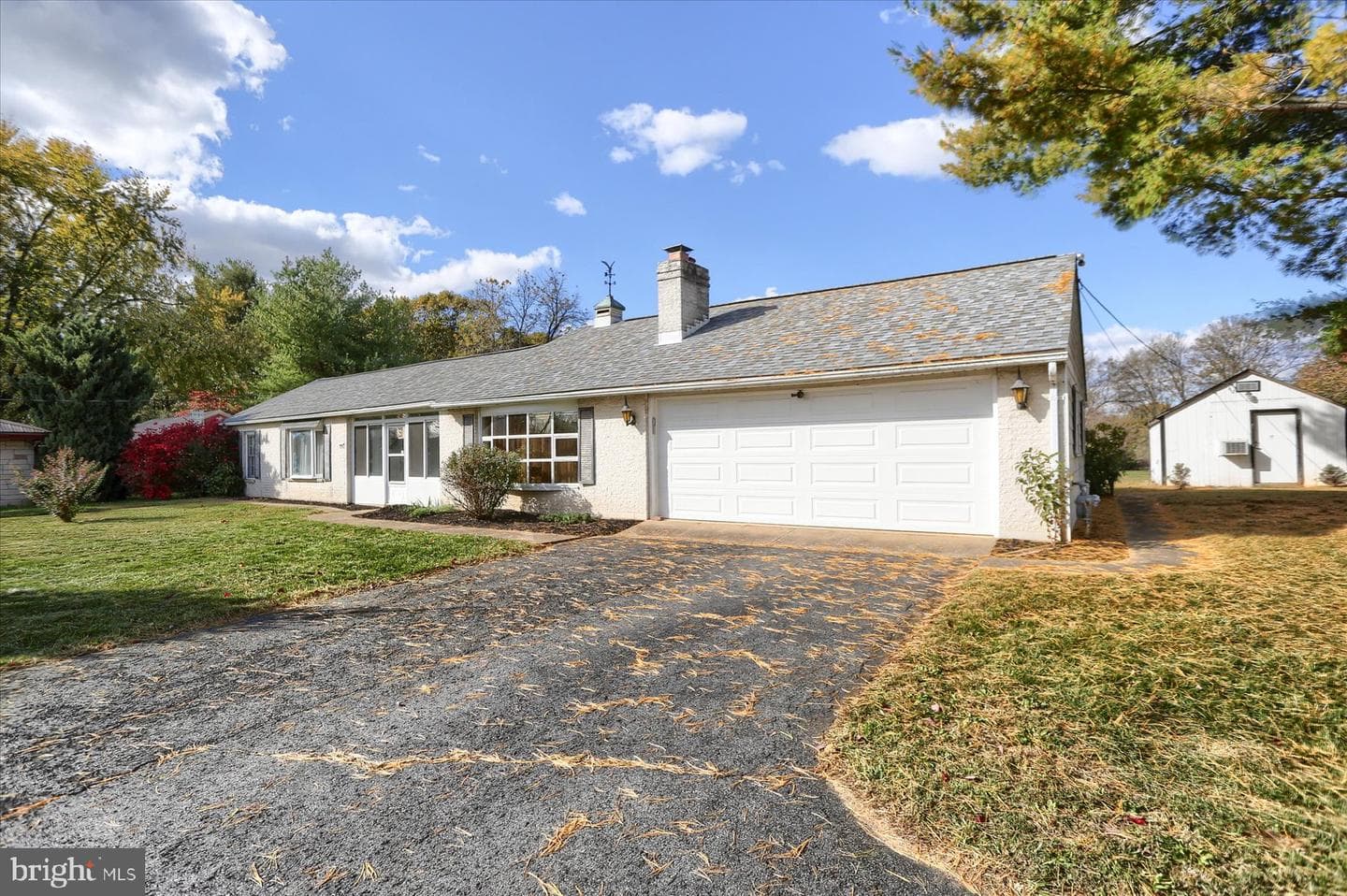 950 W Trindle Road photo 2