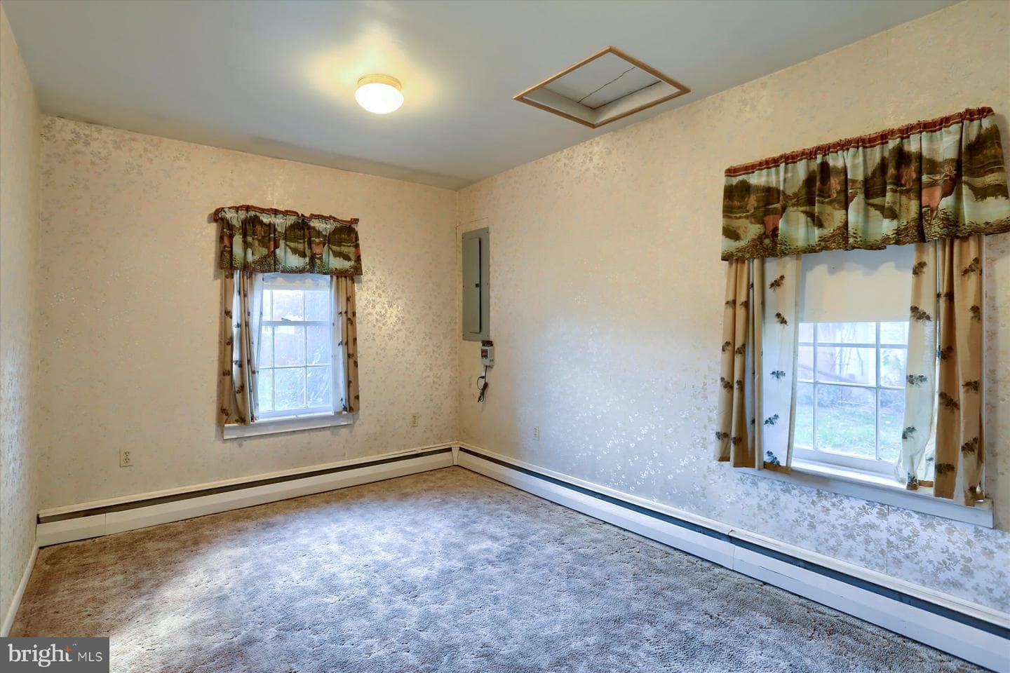 950 W Trindle Road photo 20