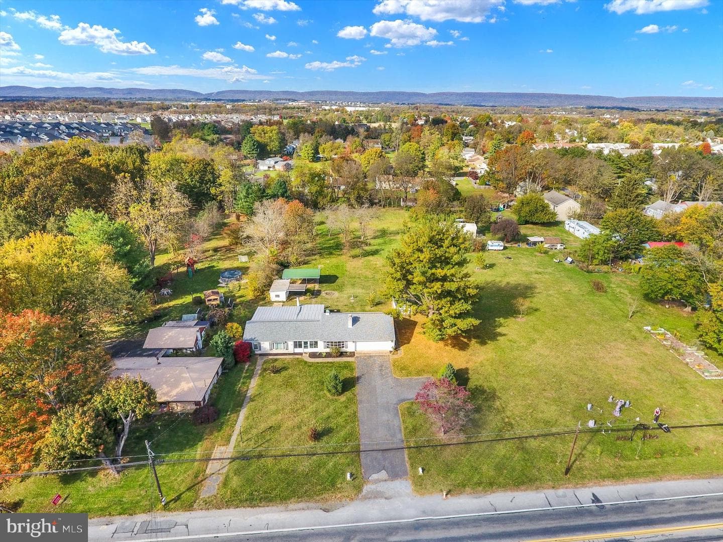 950 W Trindle Road photo 26