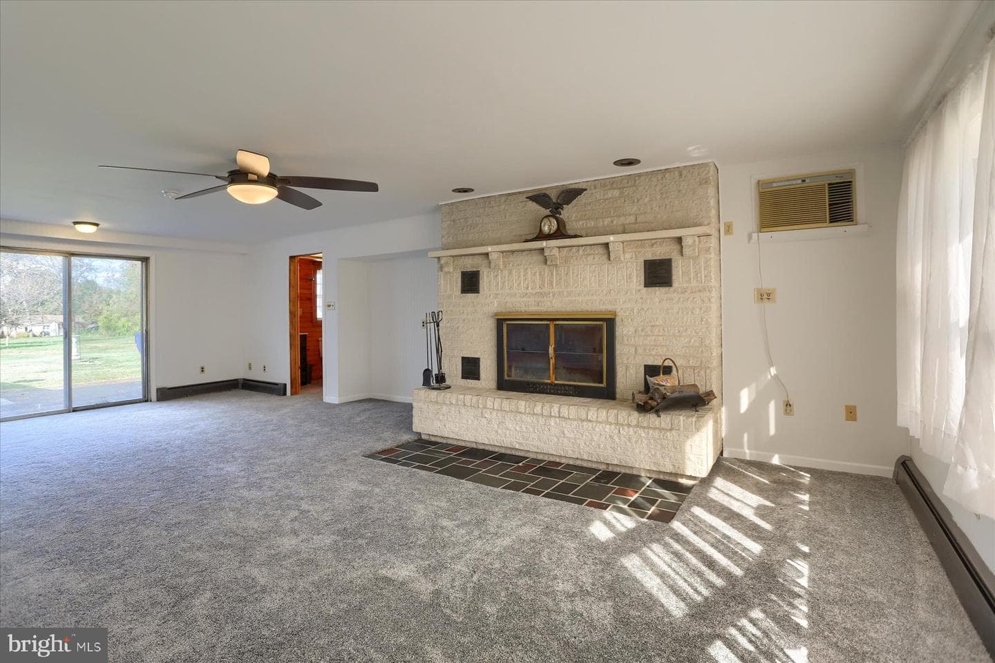 950 W Trindle Road photo 4