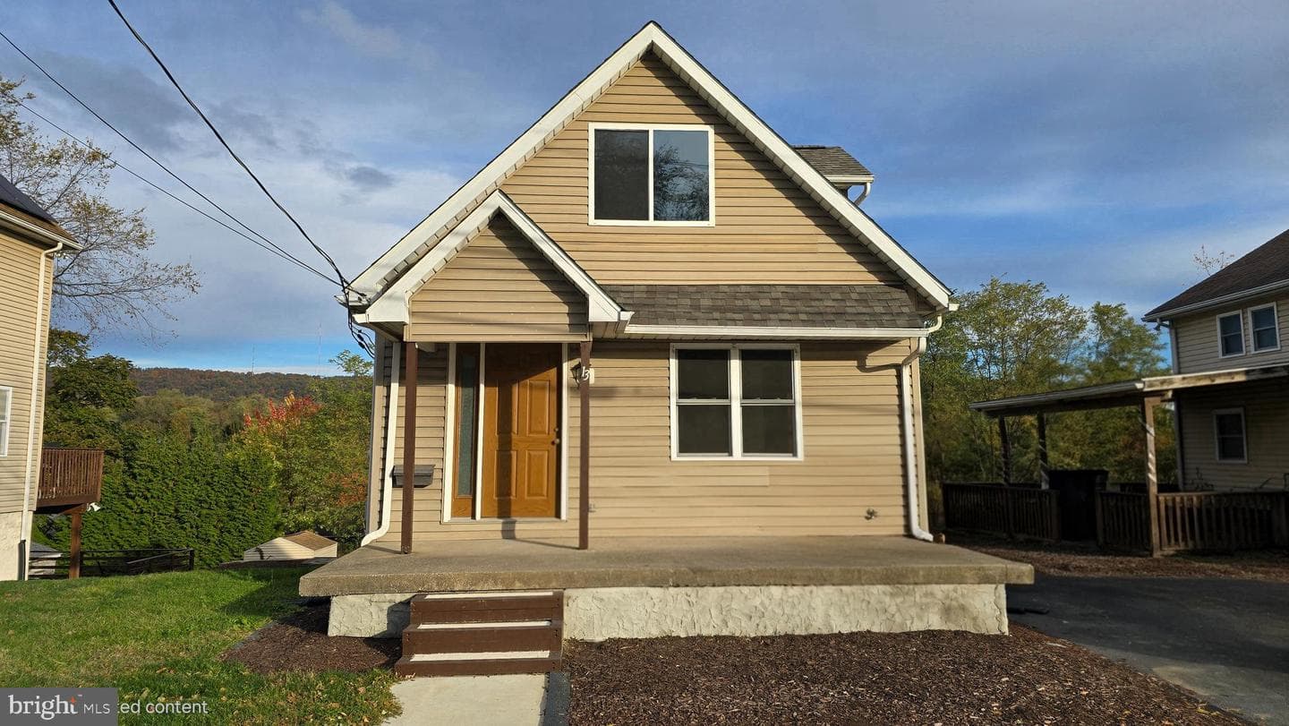 13 E Shady Lane photo 1