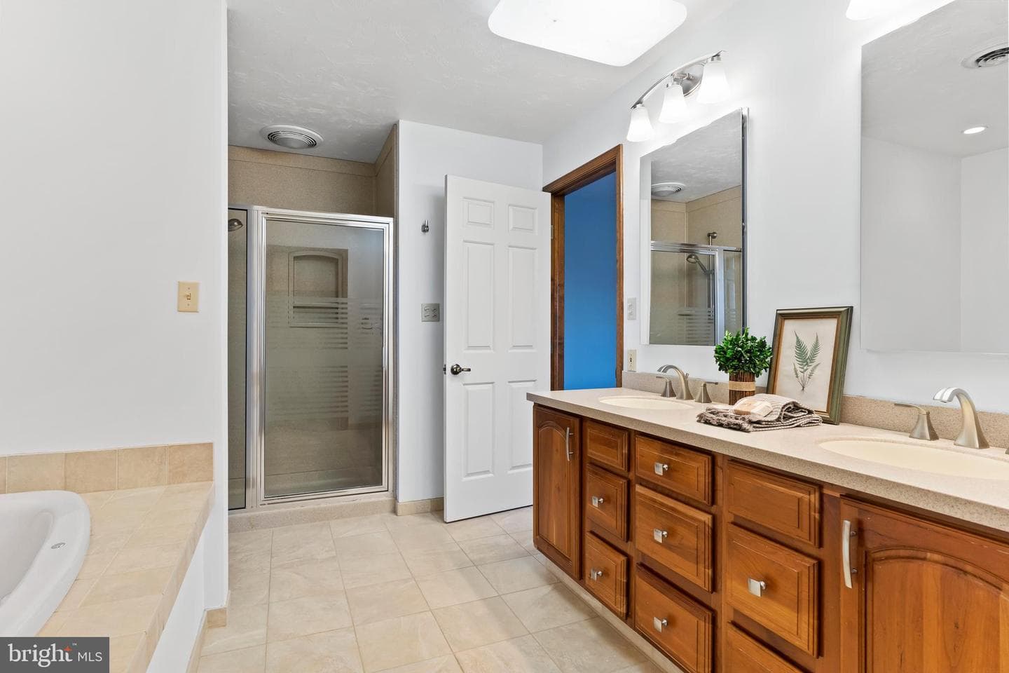 255 Hickory Road photo 21