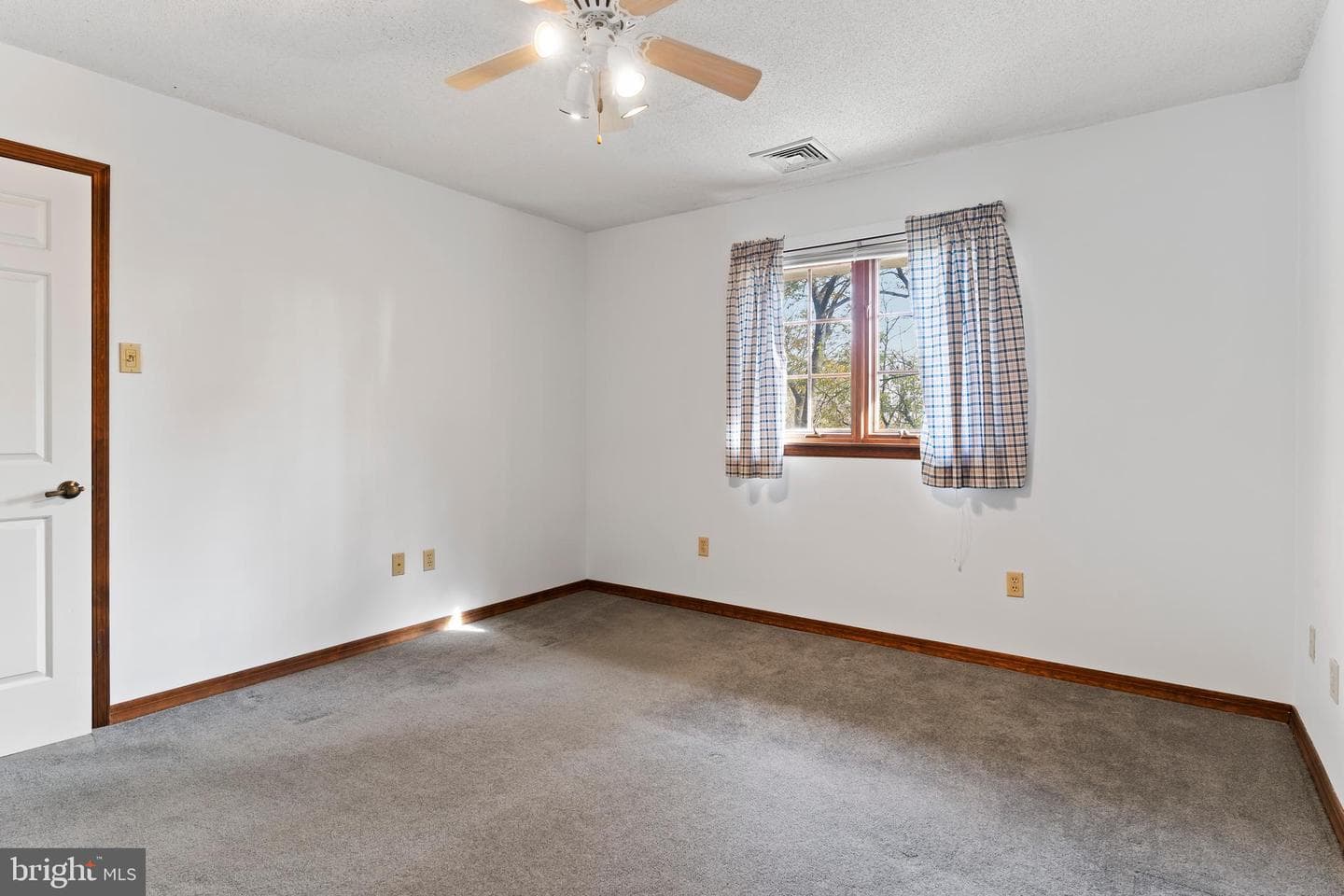 255 Hickory Road photo 23